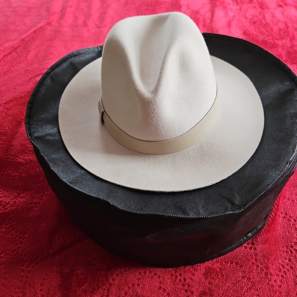 Lafayette 148 Hat - Picture 3 of 6